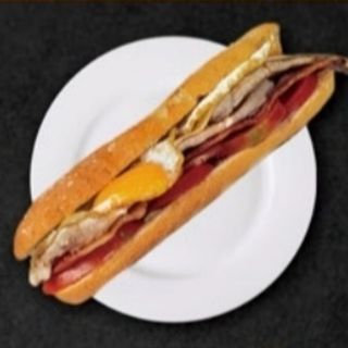 127. Bocadillo hamburguesa completa barra