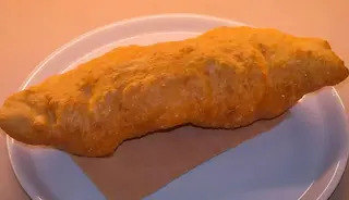 Pizza fritta salame