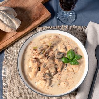 Creamy chicken and mushroom soup w/ garlic bread