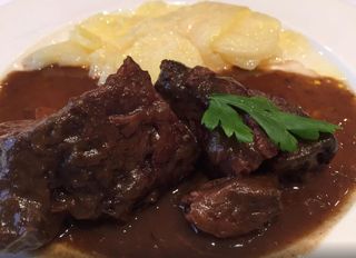 Carrillera De Ternera Al Vino Tinto (ración)