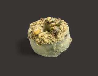 Roll de pistacho, calabaza y arándanos