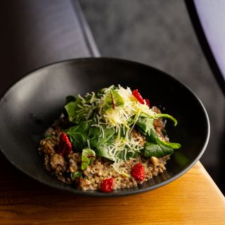 Гречка с грибами со шпинатом