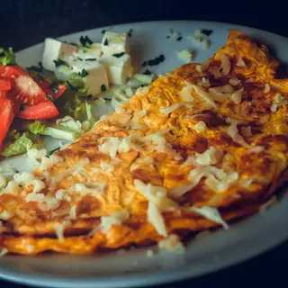 Omlet sa sirom, šunkom i gljivama