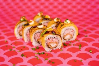 Uramaki cheese tempura