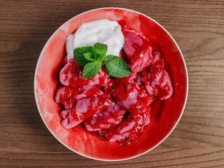 Вареники з вишнями (260/30/50g)