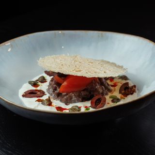 Тартар з яловичини і страчателлою