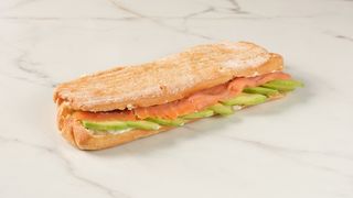 ორაგულის სენდვიჩი ჩაბატას პურით