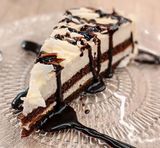 Tarta de Mango y Maracuyá cubierta de Chocolate Blanco