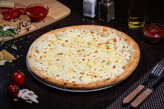 Pizza Quattro Formaggi Ø 32cm