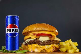 Pepsi 0.33l + Čiz Bejkon + Pomfrit ponuda