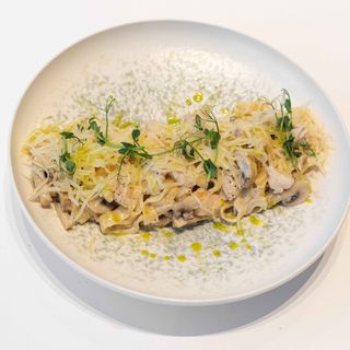 Паста Альфредо с курицей и грибами