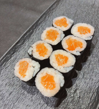 Maki De Salmón (8 Uds.)