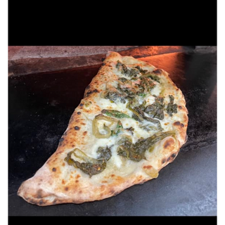 Manu calzone al forno con scarole, bibita