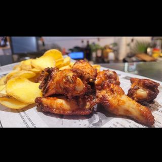 Chickens wins BBQ 8 unidades )y patatas crunchy petals