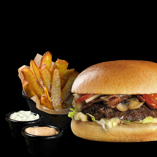 Meniu Burger LUCA Suprem + cartofi prăjiți cu usturoi și specialitate din brânză dură + 2 sosuri LUCA + 1 doză Coca Cola/Fanta 330 ml la alegere