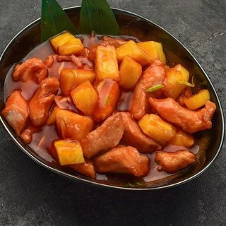 Pui cu ananas in sos dulce si acru