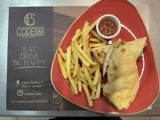 Sendvič sa piletinom i slaninom