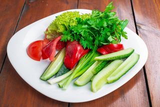 Нарізка зі свіжих овочів  (500г)