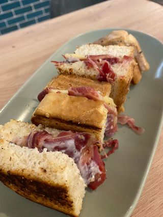 Bikini de jamón ibérico trufado