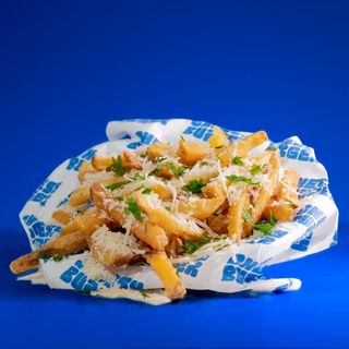 Special Fries: Ajo y parmesano