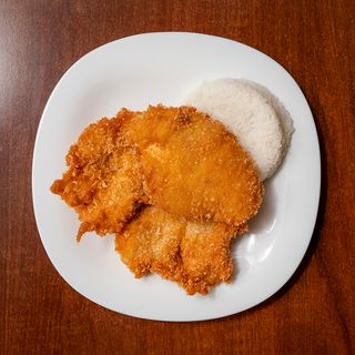 Kurczak chrupiący z frytkami. Zestaw