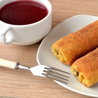 Czerwony barszczyk z krokietem