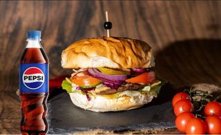 Cheeseburger + Pepsi 500 ml