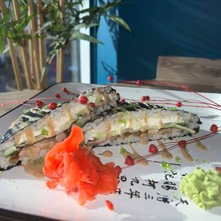 Суші-сендвіч з окунем 