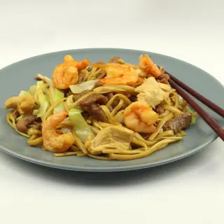 25. Tallarines con Pollo