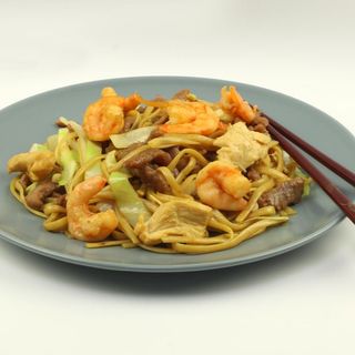 25. Tallarines con Pollo