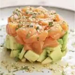 42. Tartar De Salmón Con Aguacate, Mango (1 Ud.)