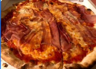Pizza tirolese