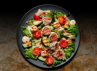 Салат з тунцем темпура (310г)