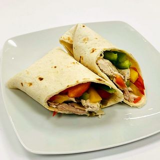 Wrap De Pollo Asado Y Jalapeño