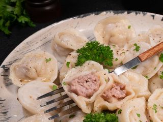 Pelmeni z wieprzowiną - 18 szt. (na gorąco)
