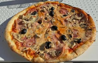 Pizza Capriciosa  Ø 32cm