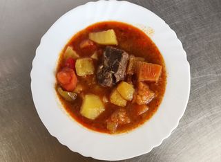 Телешки гювеч (300г)