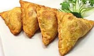 62，Curry de Triangulo, 4 Unidades