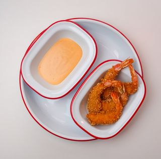 Креветки кріспі з соусом кімчі (100/50г)