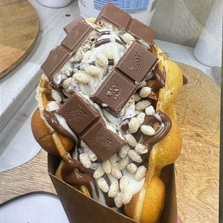 Bubble Waffle Kinder Cereali con Yogurt