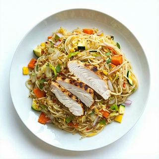 224. Spaghetti di riso con pollo