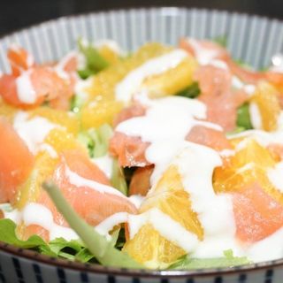 Insalata salmone e yogurt
