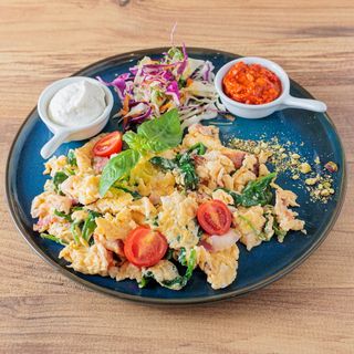 Kajgana sa spanaćem i slaninom