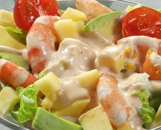 Aguacate con gambas