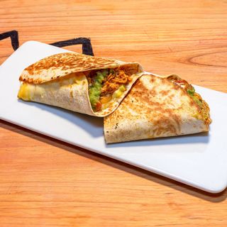 BURRITŌ  DE TINGA DE POLLO