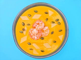 Гарбузовий крем-суп з креветками (330г)