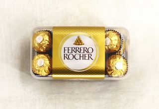 Bombons Ferrero Rocher de Chocolate com Recheio de Creme e Avelas