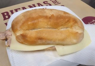 Bifana com Queijo