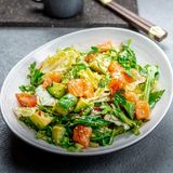 Աղցան ավոկադո սաղմոնով