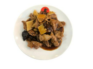 Ternera Con Setas Y Bambú